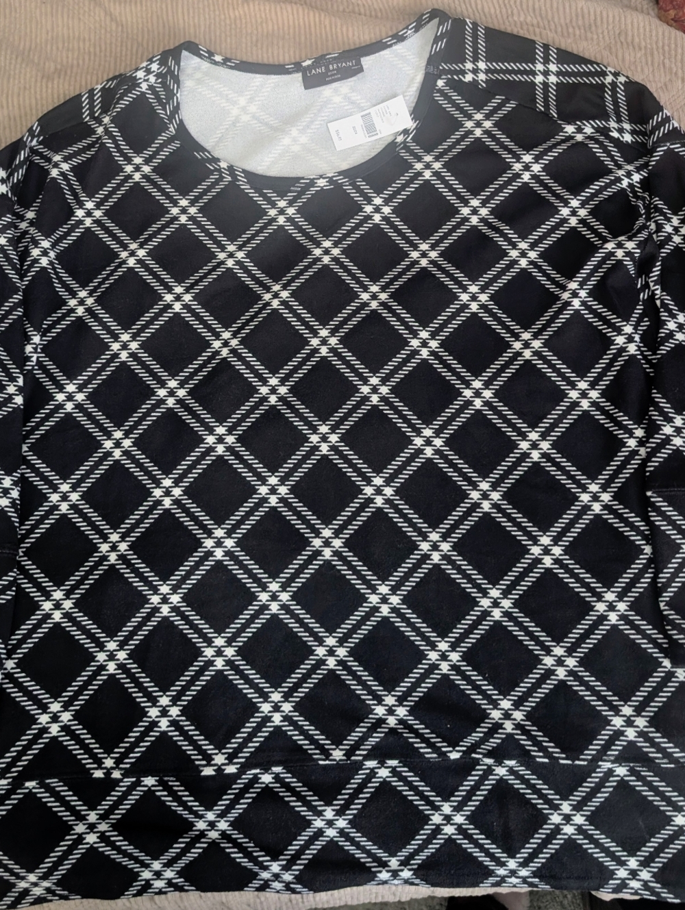 NWT Lane Bryant Black and White Diamond Plaid Crewneck
